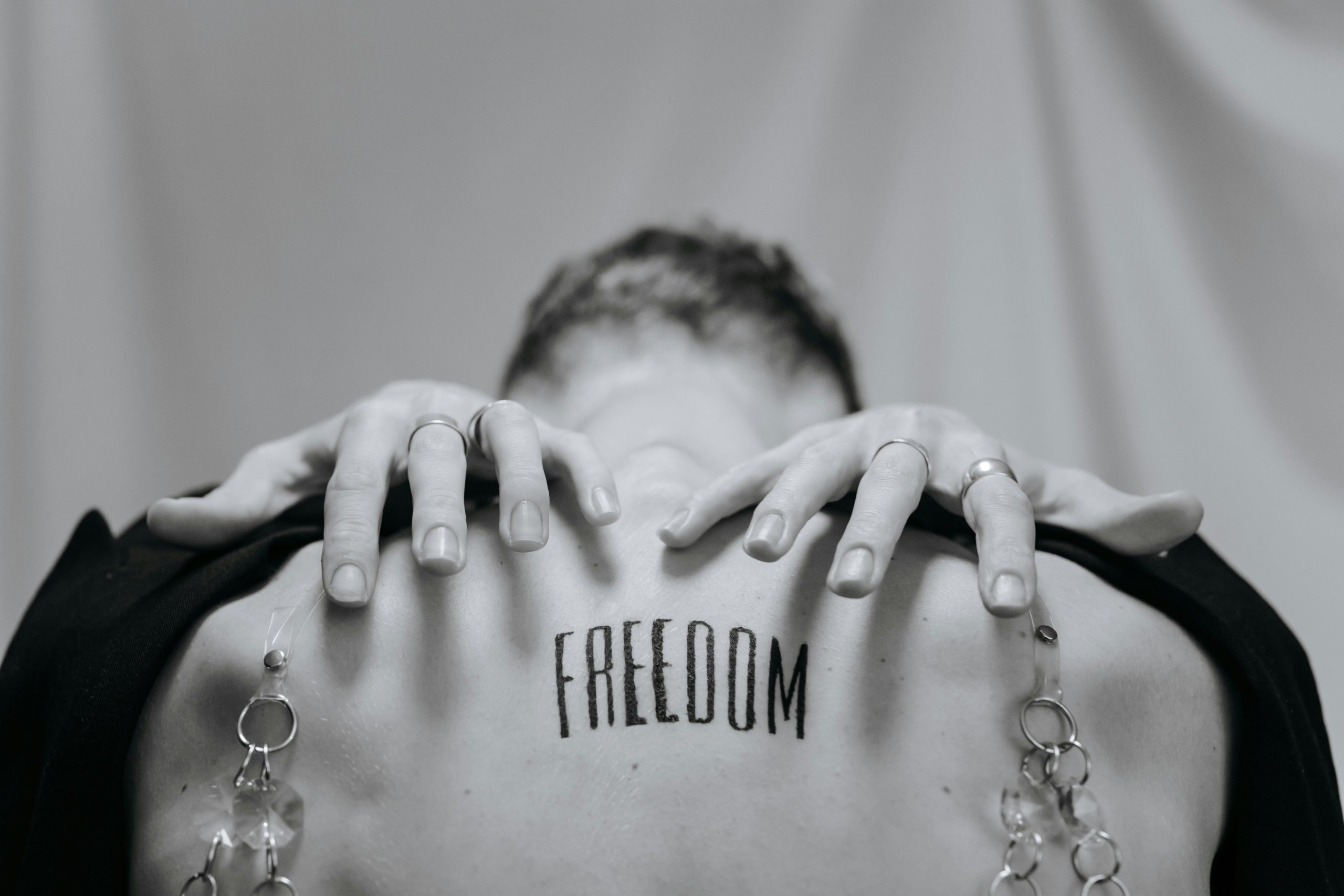 Tatouage symbole liberté - motifs et significations