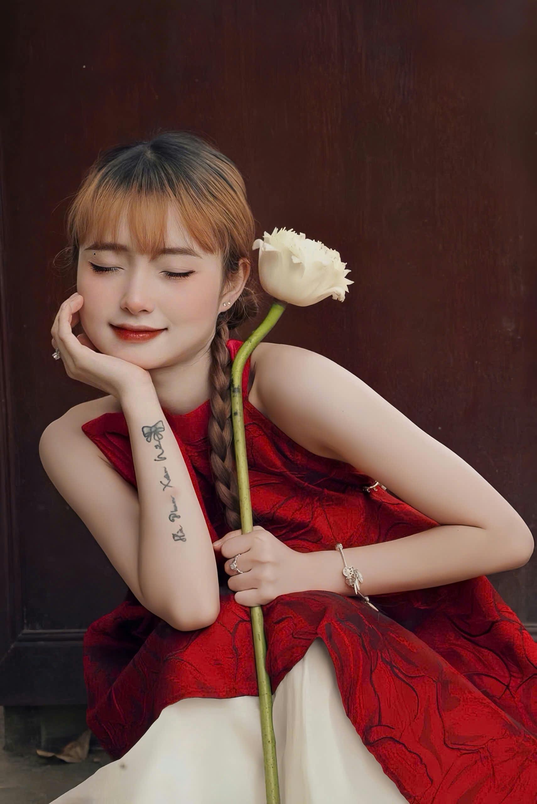 Lotus tatouage symbolique et signification des couleurs