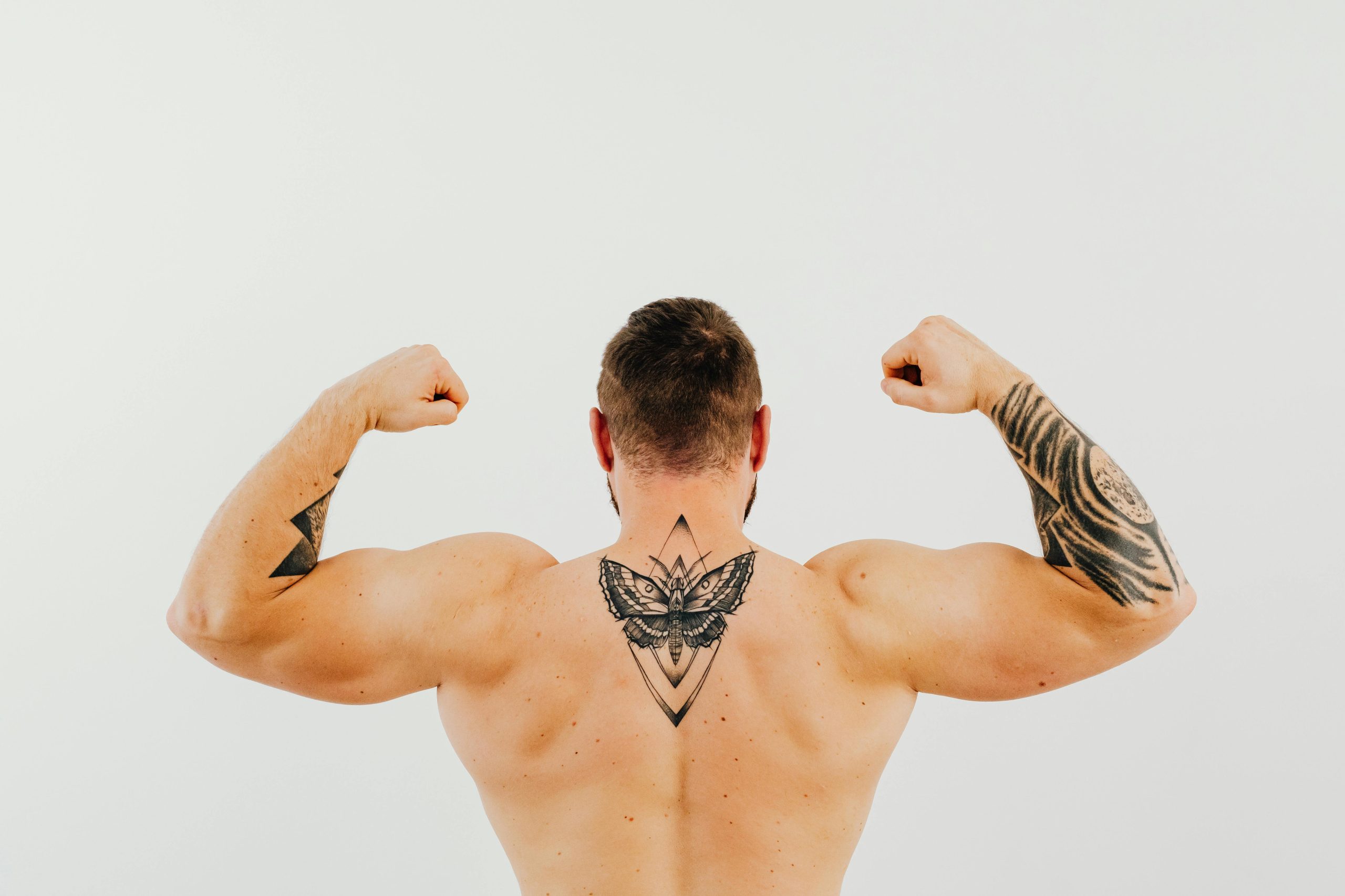 Tatouage symbole de force - motifs et signification